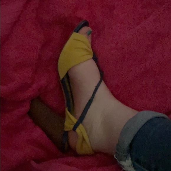 Heels - Picture 3 of 4